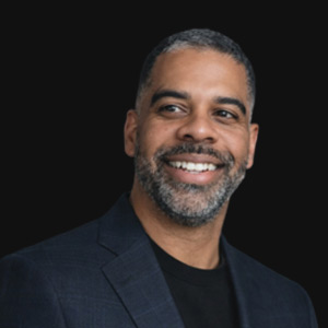 Headshot of Stephen Helwig